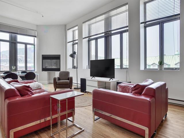 Condo à 2500$ par mois